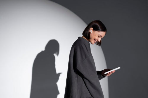 Minimalist Styles Prevail at 2025 Fashion Events in Global Capitals