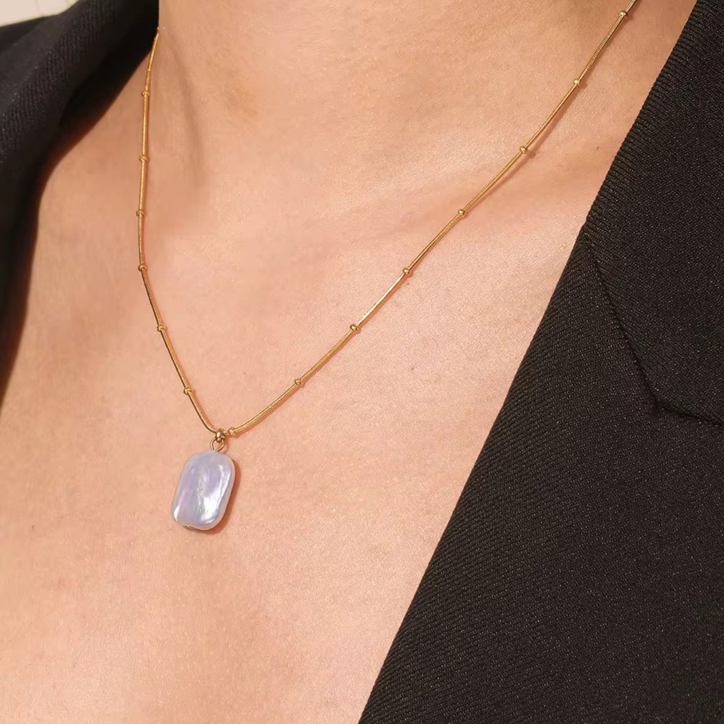 Square Pearl - Necklace