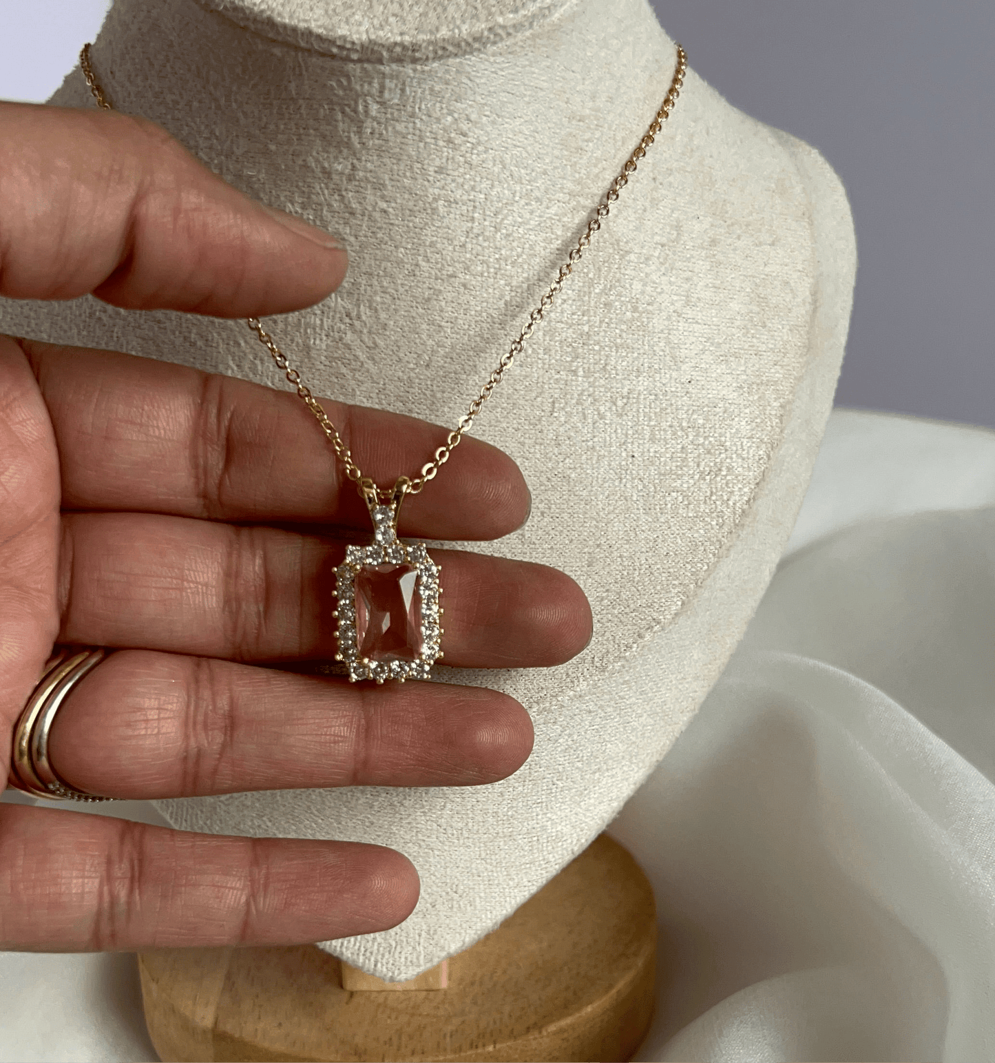 Queen stone - Necklace - foramour