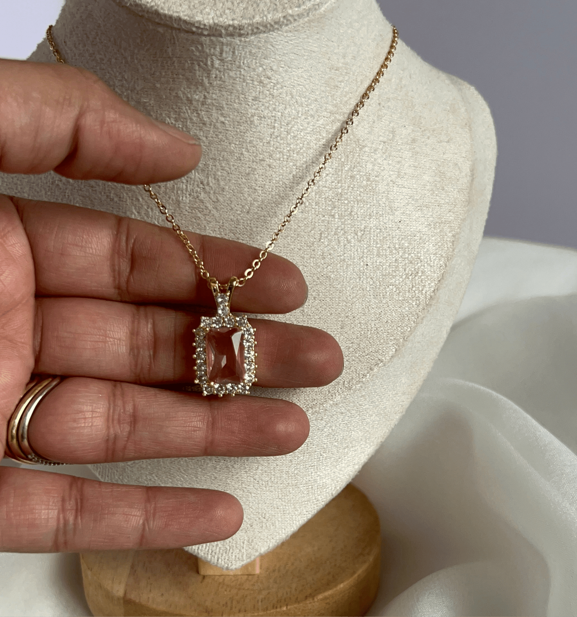 Queen stone - Necklace - foramour