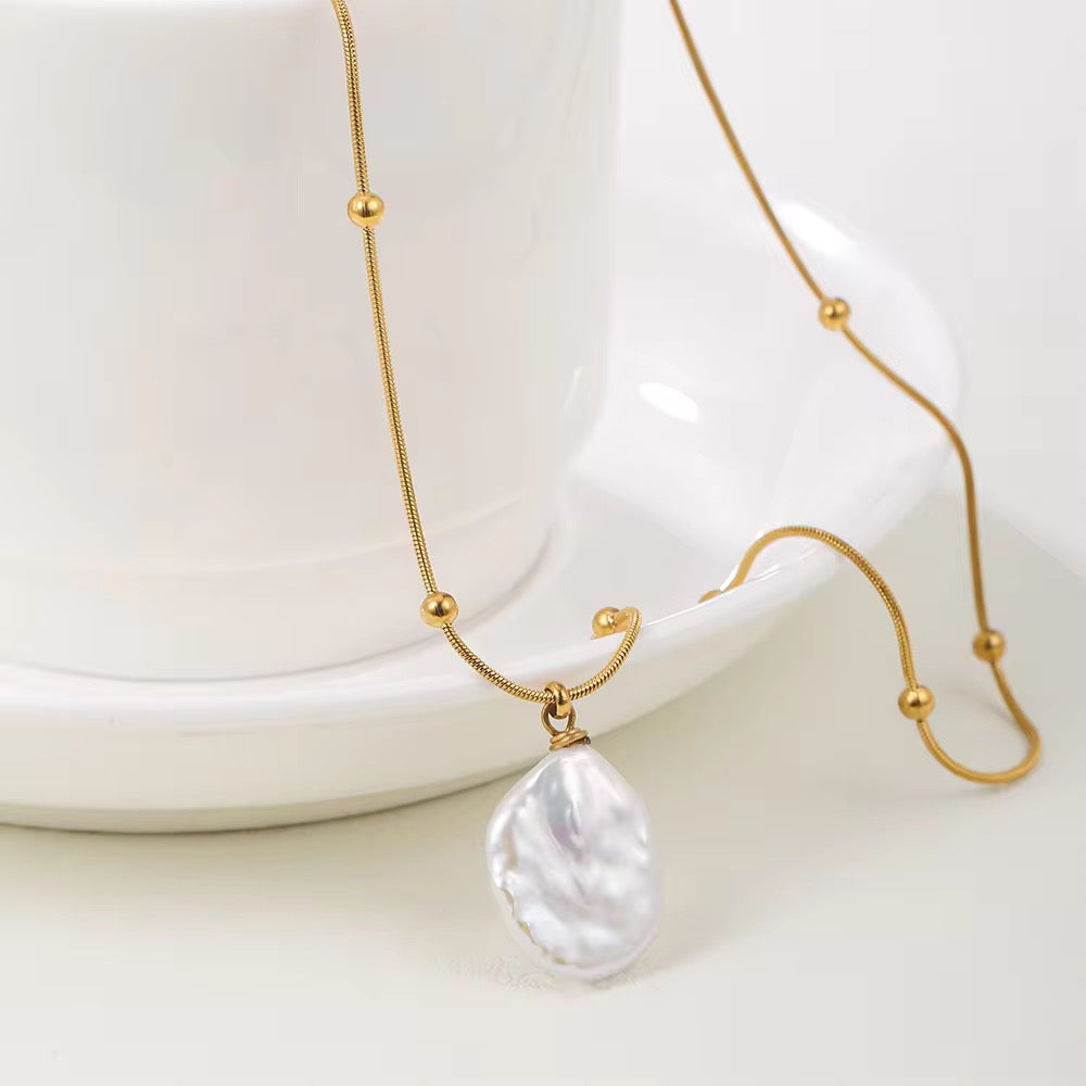 Pearl & Golden Beads - Necklace
