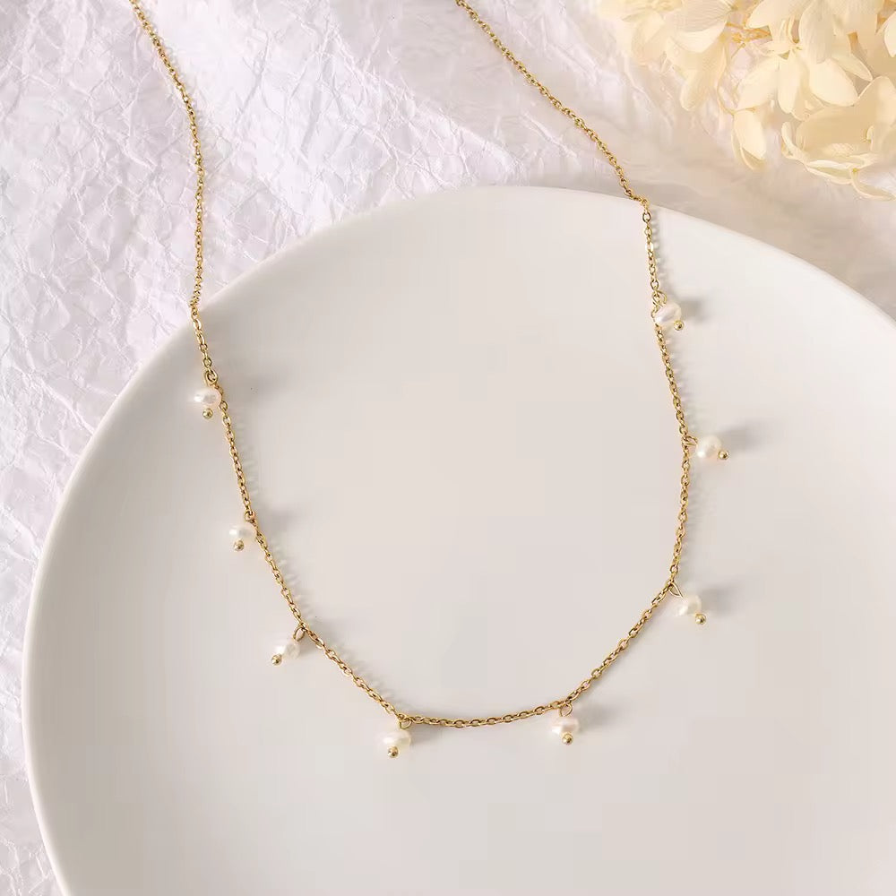 String of pearls - Necklace