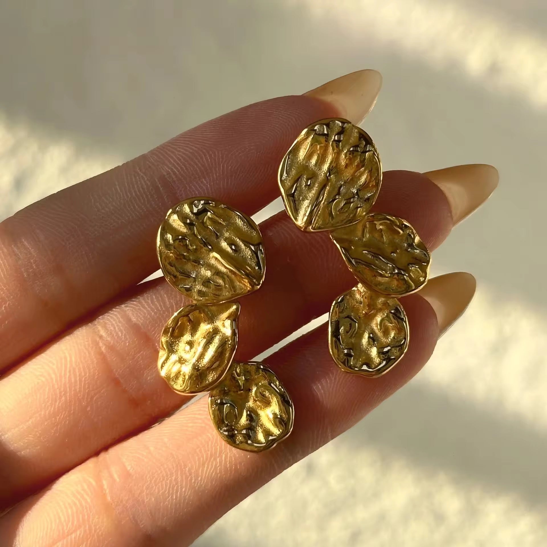 Golden Petals - Earrings - foramour