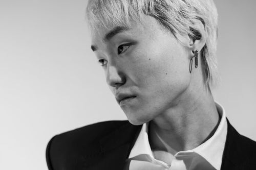 Annual Fashion Analysis Highlights Minimalist Women's Jewelry