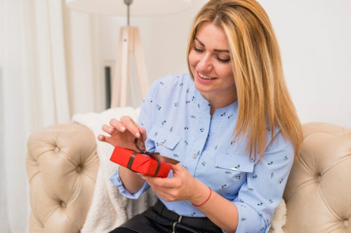 The Significance of Birthstones in Personalized Jewelry Gifts