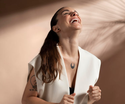 Minimalist Jewelry Trends: Embracing Less for Everyday Elegance