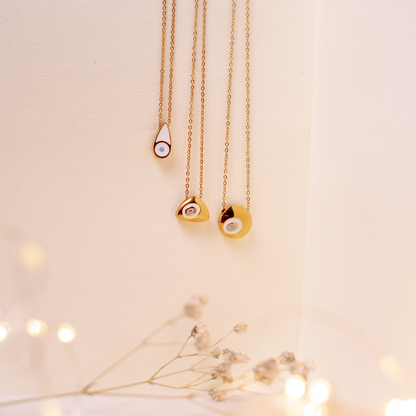 Looking at you - Necklace