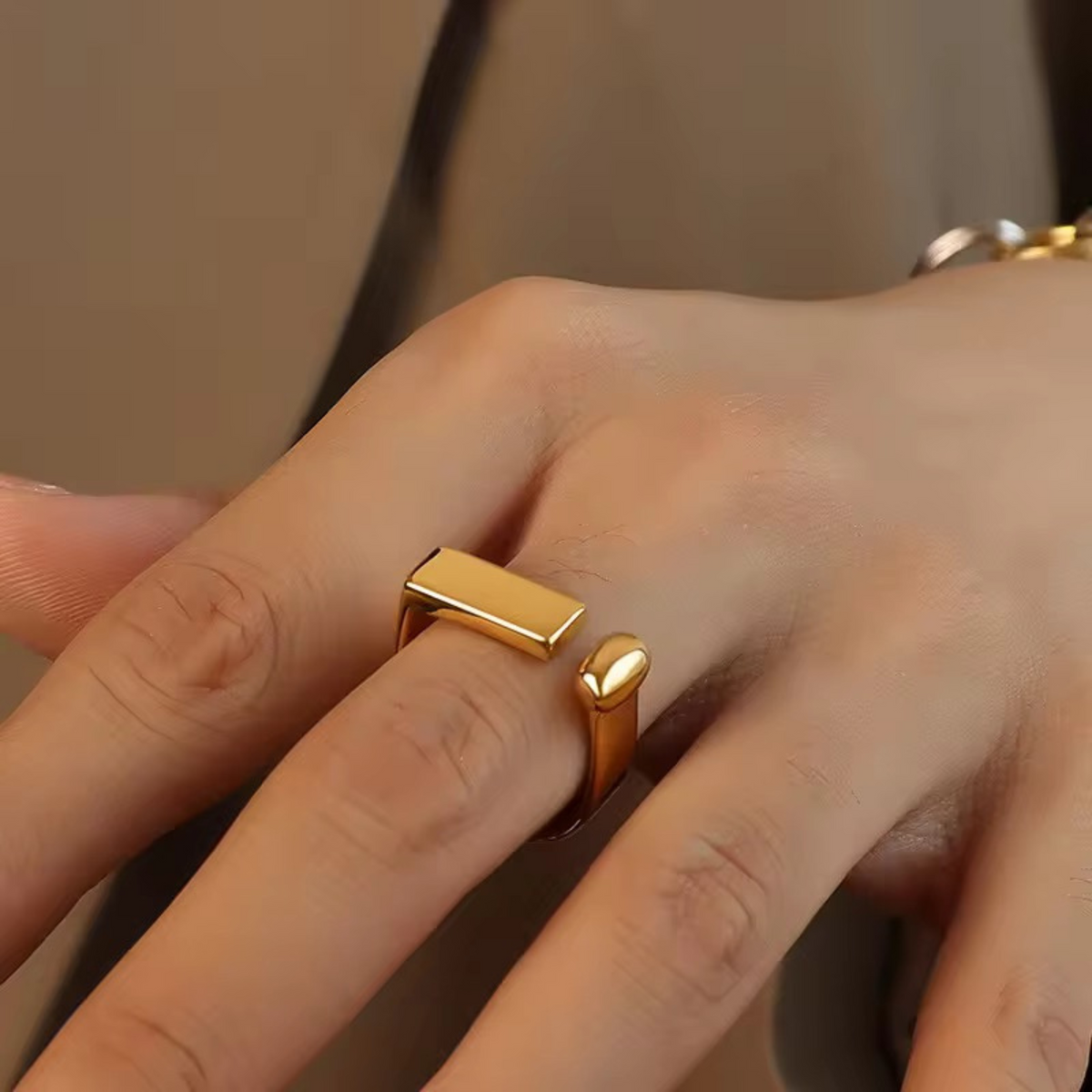 The D - Ring - foramour