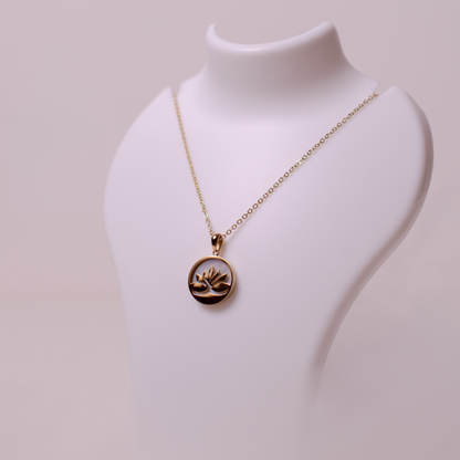 Lotus in bloom - Necklace