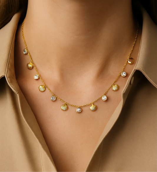 Stones and shells - Necklace