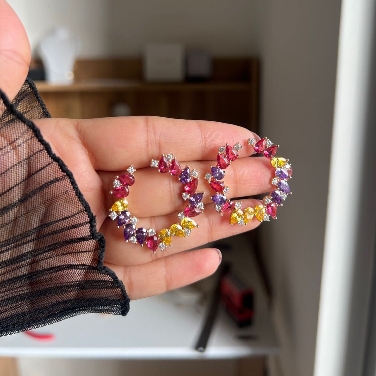 Zircons in loop - Earrings - foramour