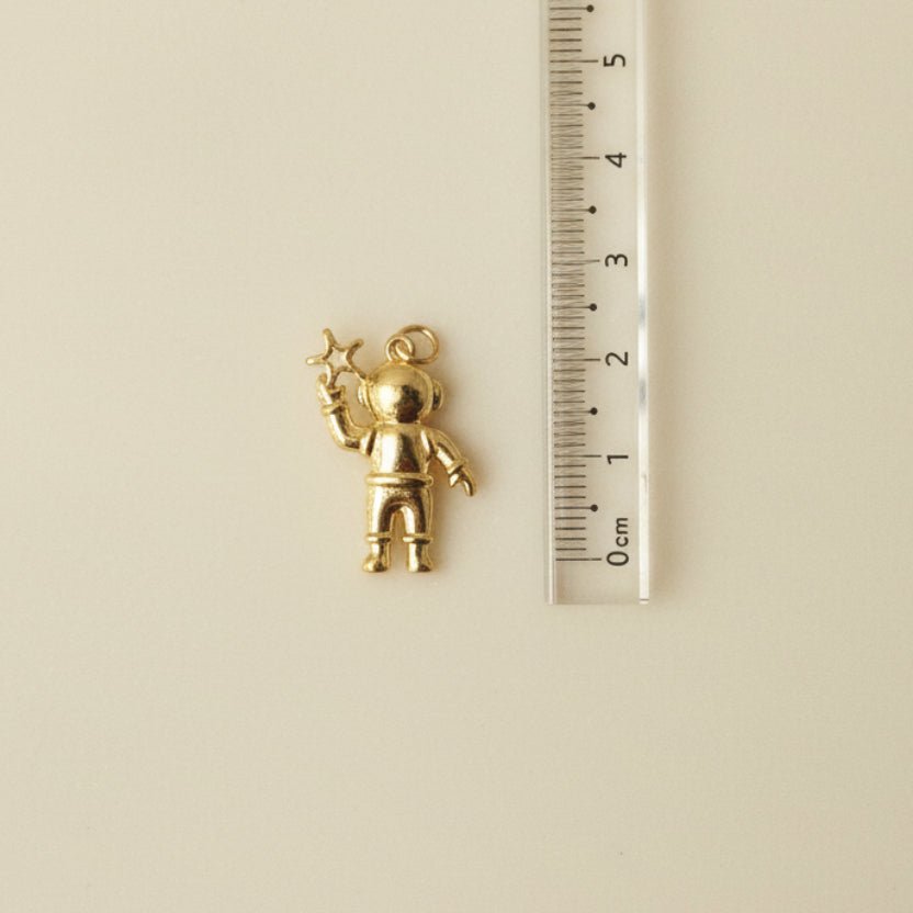 Astronaut - Charm - Foramour Jewels - 18K Gold Plated - Sweat, water proof
