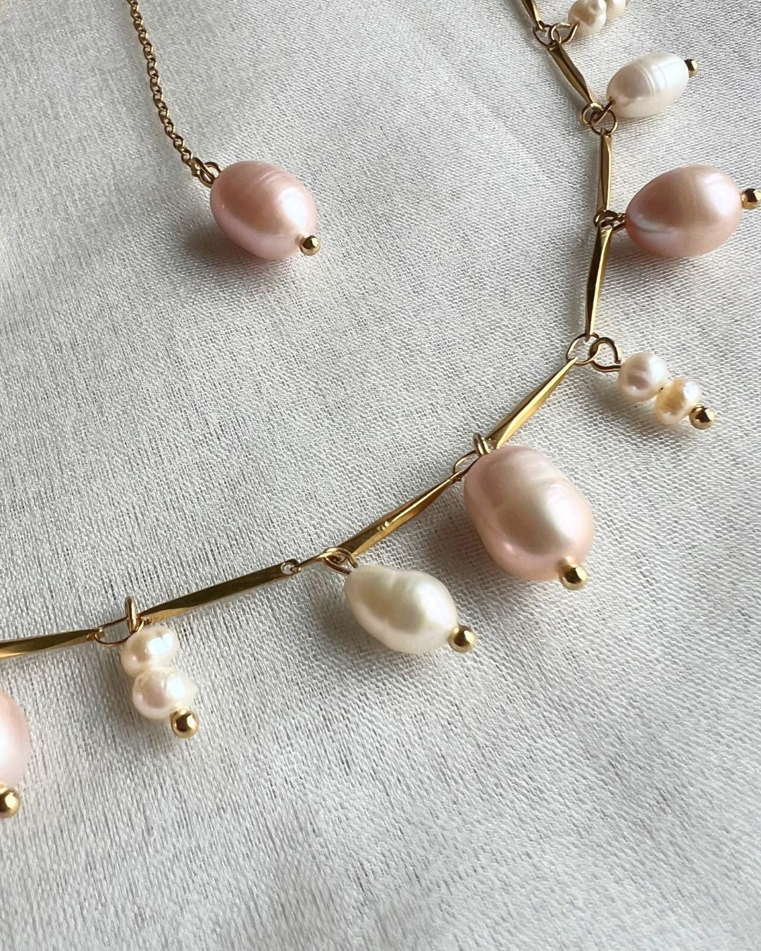 Asymmetric Pearl Chain Necklace - Foramour Jewels - 18K Gold Plated - Sweat, water proof