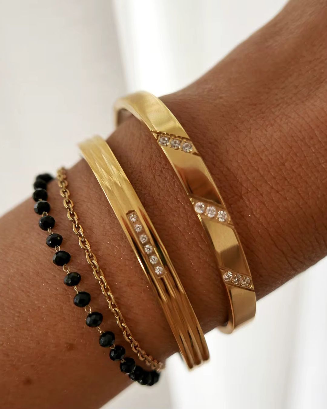 Basic band (Stripes with crystals) - Bracelet - Foramour Jewels - 18K Gold Plated - Sweat, water proof