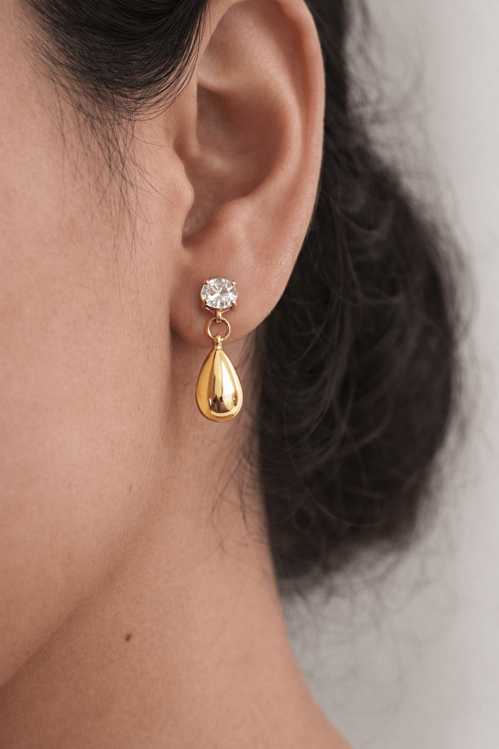 CZ Teardrop Stud Earrings - Foramour Jewels - 18K Gold Plated - Sweat, water proof