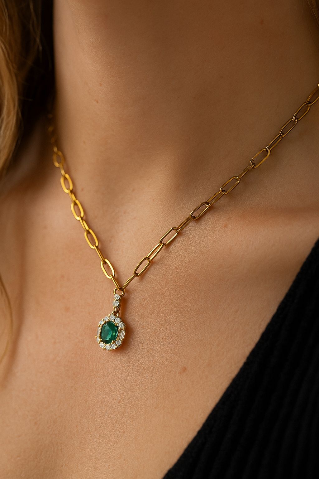 Emerald Zircon Pendant Necklace - Foramour Jewels - 18K Gold Plated - Sweat, water proof