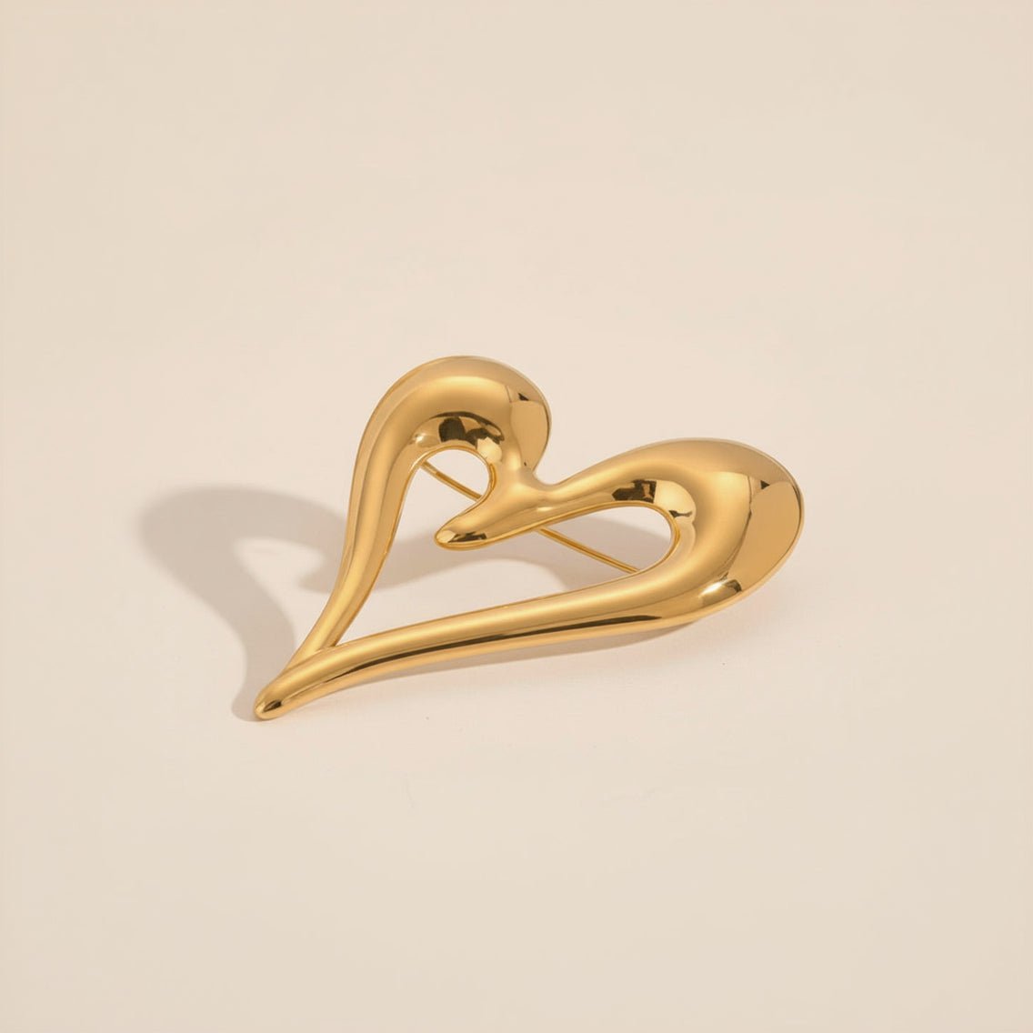 Heart - Brooch | Lapel Pin - Foramour Jewels - 18K Gold Plated - Sweat, water proof