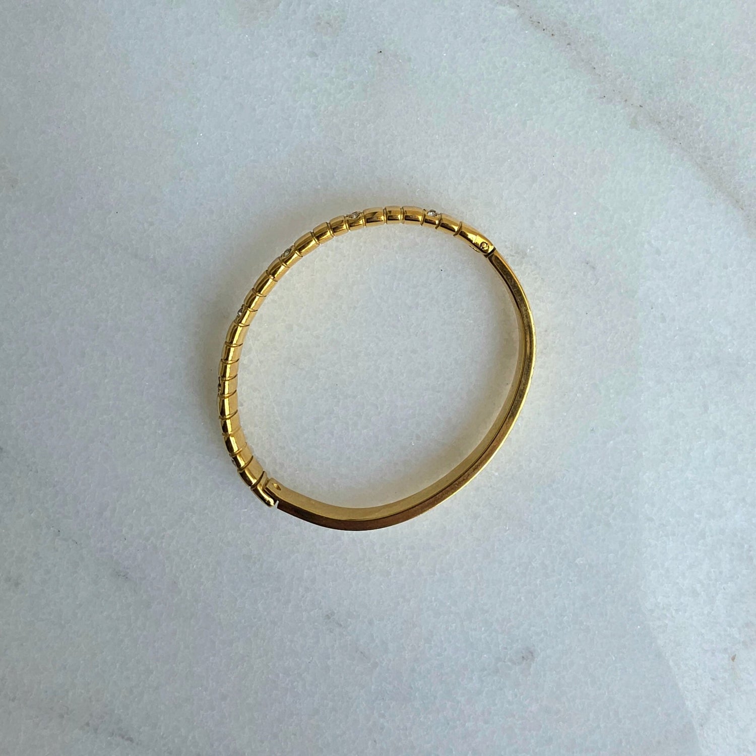 Lines & crystals - Bracelet - Foramour Jewels - 18K Gold Plated - Sweat, water proof