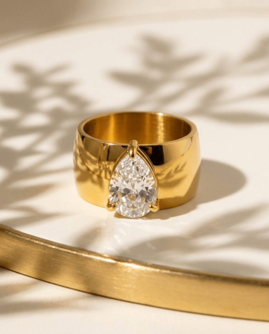 Liquid Pear Band - Ring - Foramour Jewels - 18K Gold Plated - Sweat, water proof