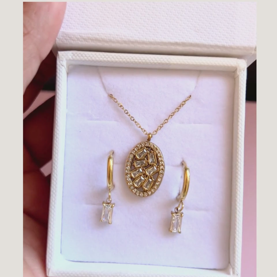 Mosaic oval gold set