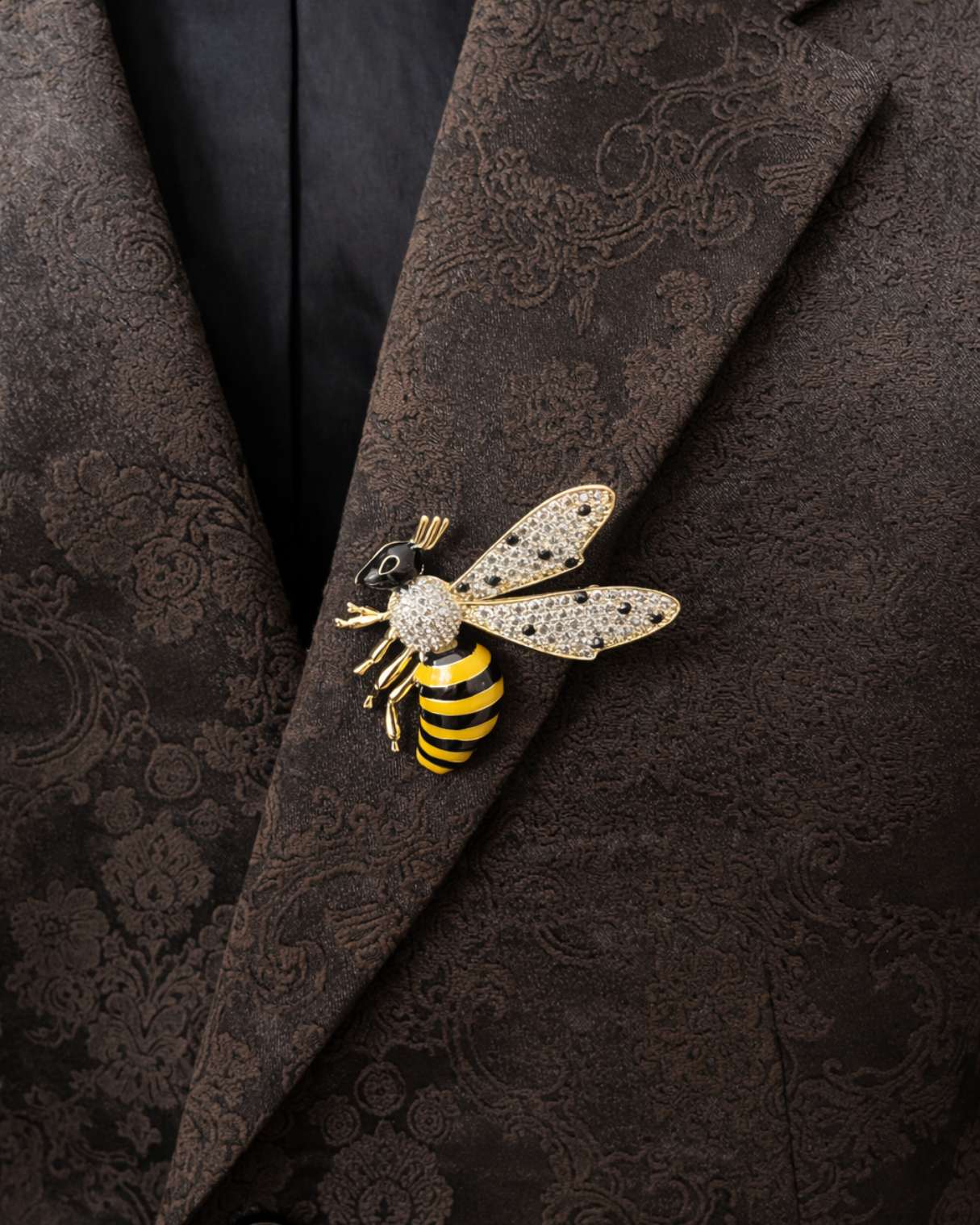 Queen Bee - Brooch | Lapel Pin - Foramour Jewels - 18K Gold Plated - Sweat, water proof