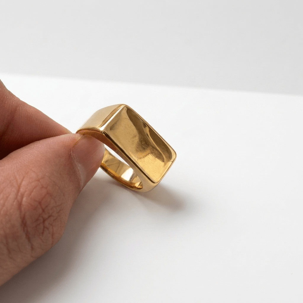 Rectangle Signet Ring - Foramour Jewels - 18K Gold Plated - Sweat, water proof