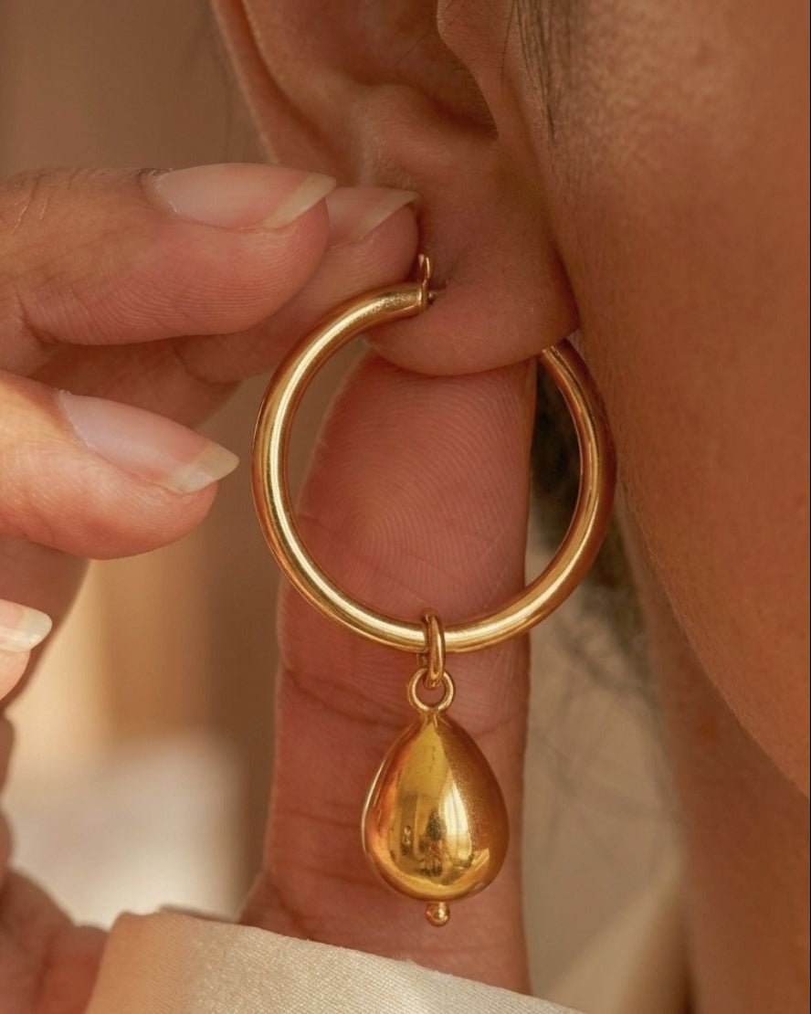 Teardrop Pearl Hoop Earrings - Foramour Jewels - 18K Gold Plated - Sweat, water proof