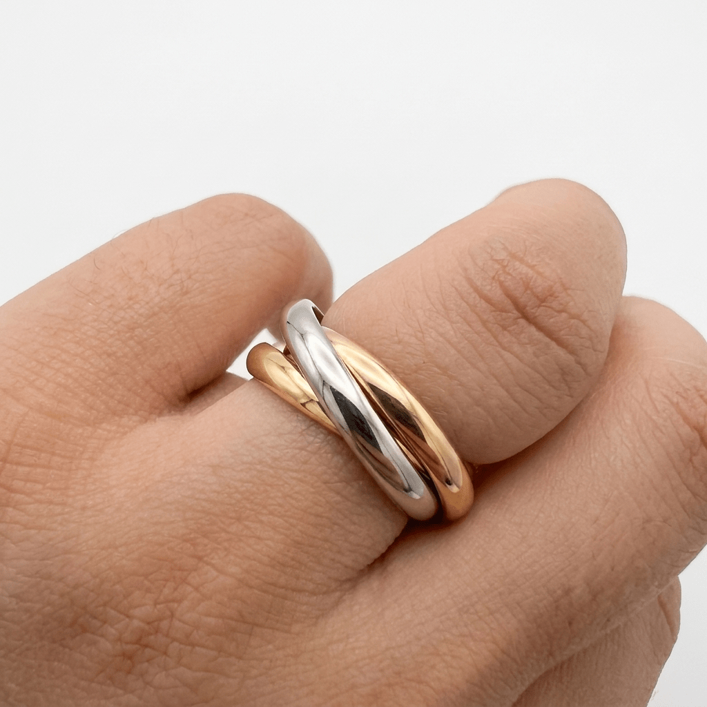 Triple-Tone Interlocking Trinity Ring - Foramour Jewels - 18K Gold Plated - Sweat, water proof